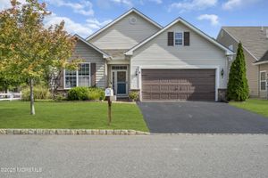 107 EAGLE RIDGE CIR, LAKEWOOD, NJ