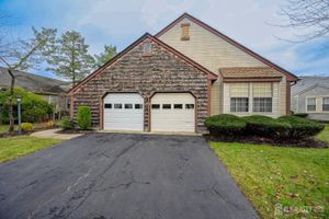 13 BENJAMIN FRANKLIN DR, MONROE, NJ