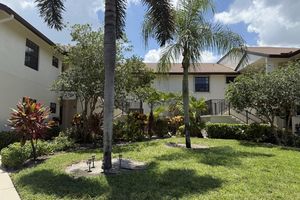 3236 JOG PARK DR, GREENACRES, FL