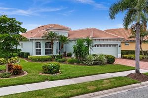 3927 WHISPERING OAKS DR, NORTH PORT, FL