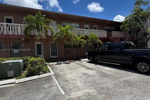 270 NE 191ST ST APT 108, MIAMI, FL
