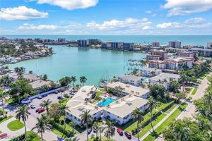 386 HARBOUR DR # 386, NAPLES, FL