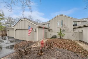 220 BLUFF CT, LAKE BARRINGTON, IL