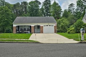 57 FINCHLEY CT, SOUTHAMPTON, NJ