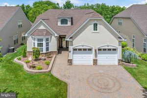 37 MONTE CARLO DR, HAMILTON, NJ
