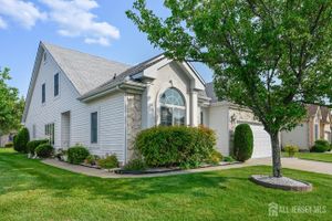 1 PHILLIP CT, MONROE, NJ