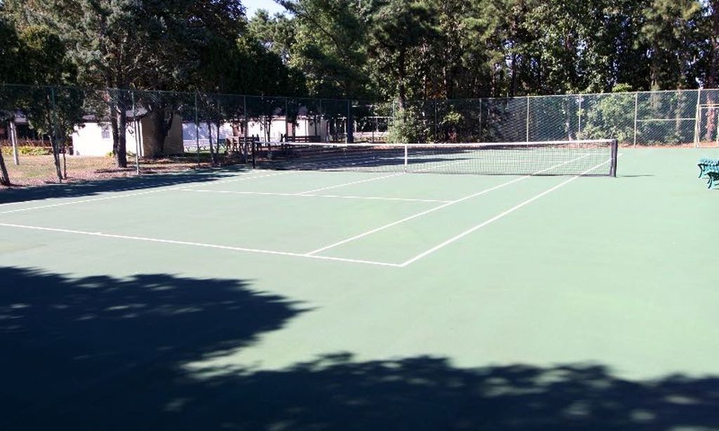 2 Tennis Courts