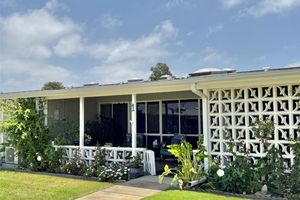 1664 THUNDERBIRD DR APT 17I, SEAL BEACH, CA
