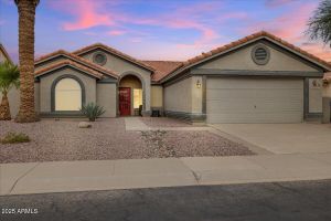 462 W TEAKWOOD DR, CHANDLER, AZ