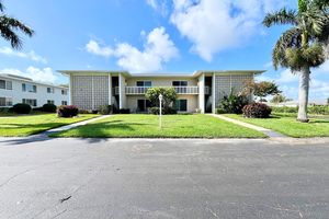 320 NORTH BLVD APT 2C, BOYNTON BEACH, FL