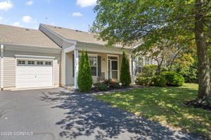 4 SILVERSIDE RD, LAKEWOOD, NJ