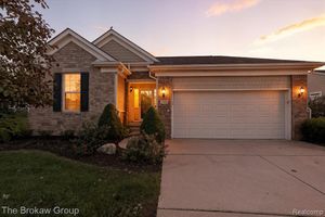 6334 PRAIRIE DUNES DR, GRAND BLANC, MI