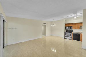 9644 S BELFORT CIR 211, TAMARAC, FL