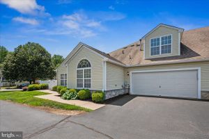 182 FEDERAL POINT BLVD, TRENTON, NJ
