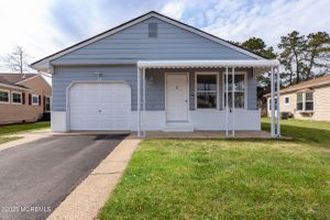 11 LA TERRAZA DR, TOMS RIVER, NJ