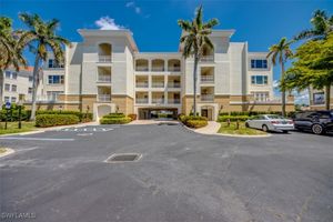 11110 HARBOUR YACHT CT APT 33D, FORT MYERS, FL