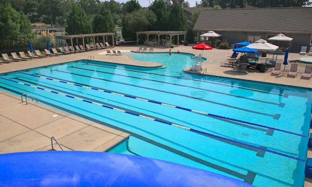 Palisades Pool