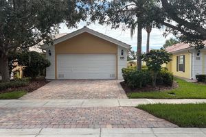11887 DELFINA LN, ORLANDO, FL